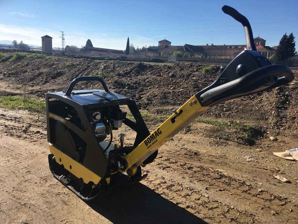 Виброплита реверсивная бензиновая BOMAG BPR 25/40 (150 кг), изображение 4